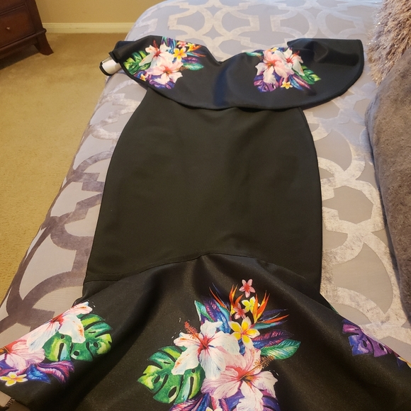 Black Midi Off the Shoulder Dress - Picture 6 of 6